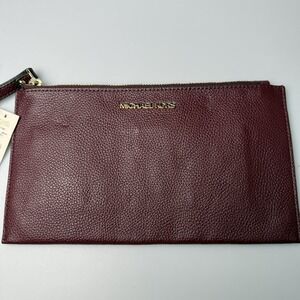 Michael Kors Lg Zip Clutch Wristlet Wallet Pebbled Leather Gold Logo BurgundyNWT